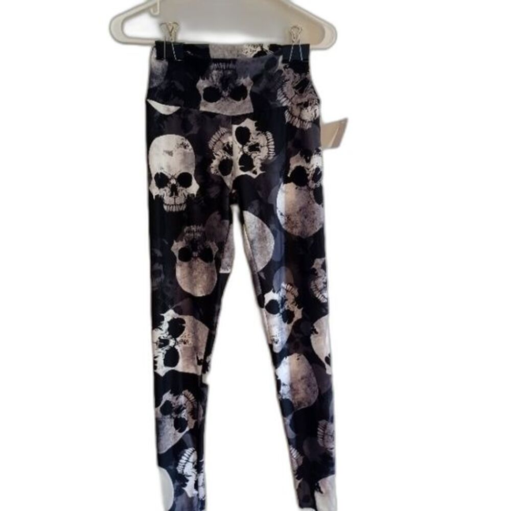 NEW Howl O Scream Skull leggings